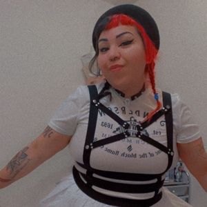 Meet your Posher, Danielle